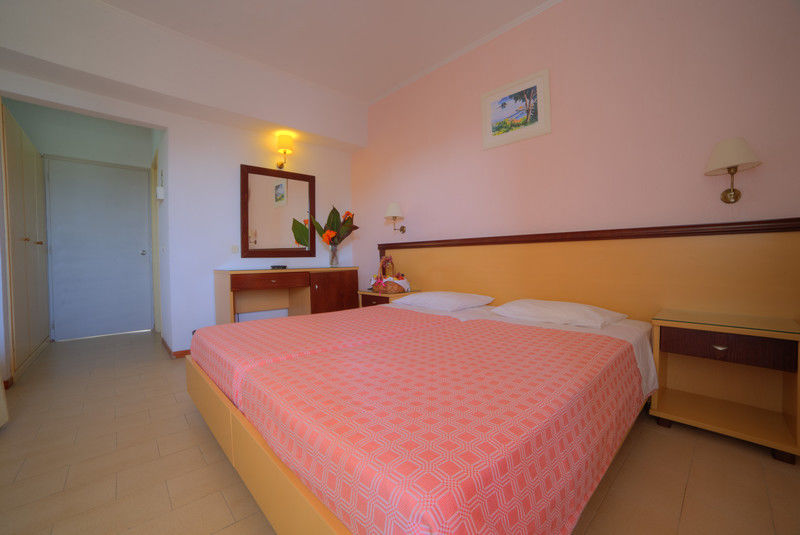 Nafsika Hotel - Adults Only Дасія Екстер'єр фото